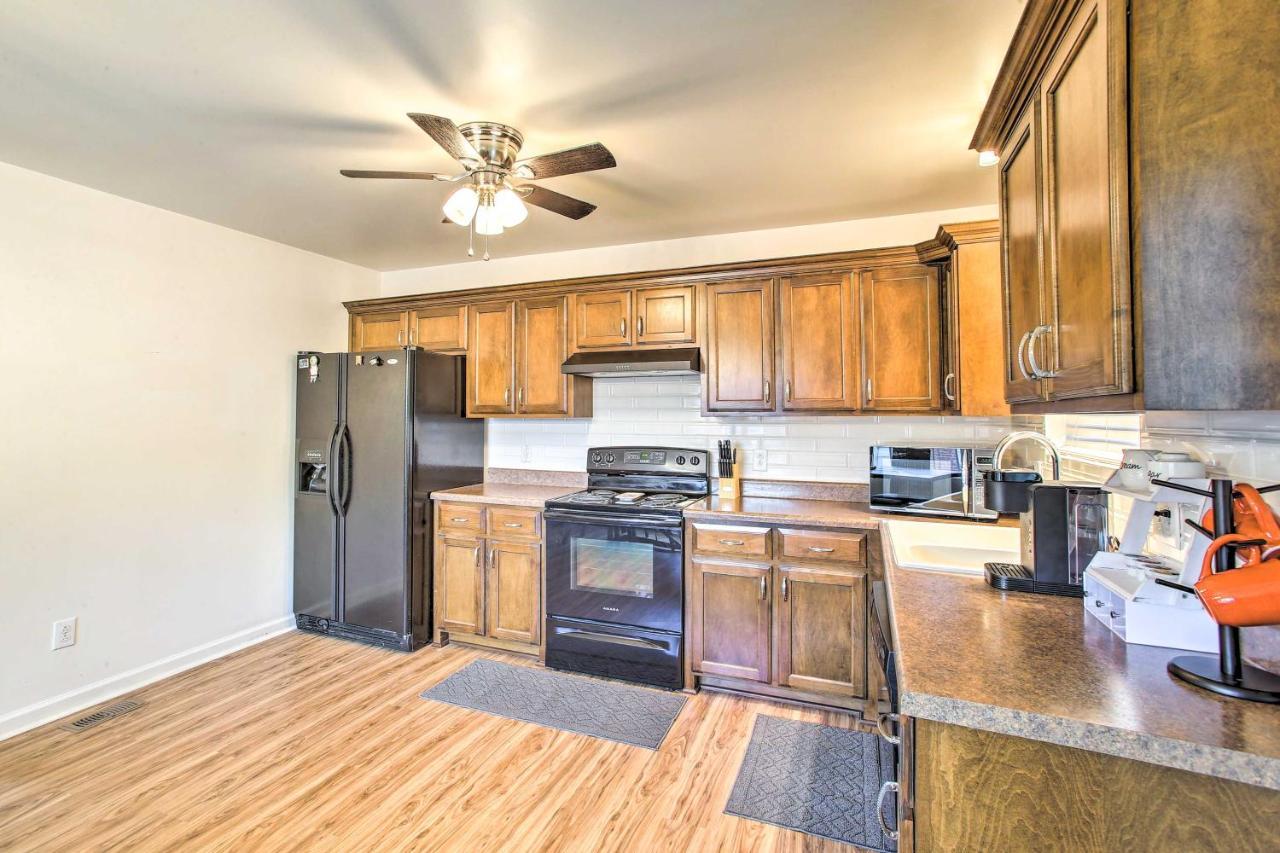 Charming Springfield Escape With Furnished Deck Villa ภายนอก รูปภาพ