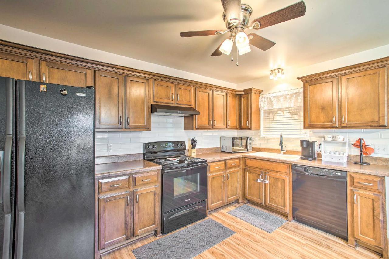 Charming Springfield Escape With Furnished Deck Villa ภายนอก รูปภาพ